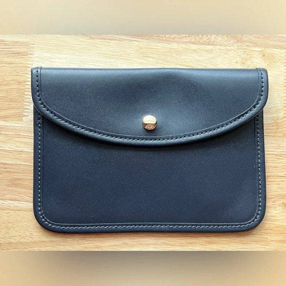 MICHAEL KORS Leather Pouch - Picture 1 of 8